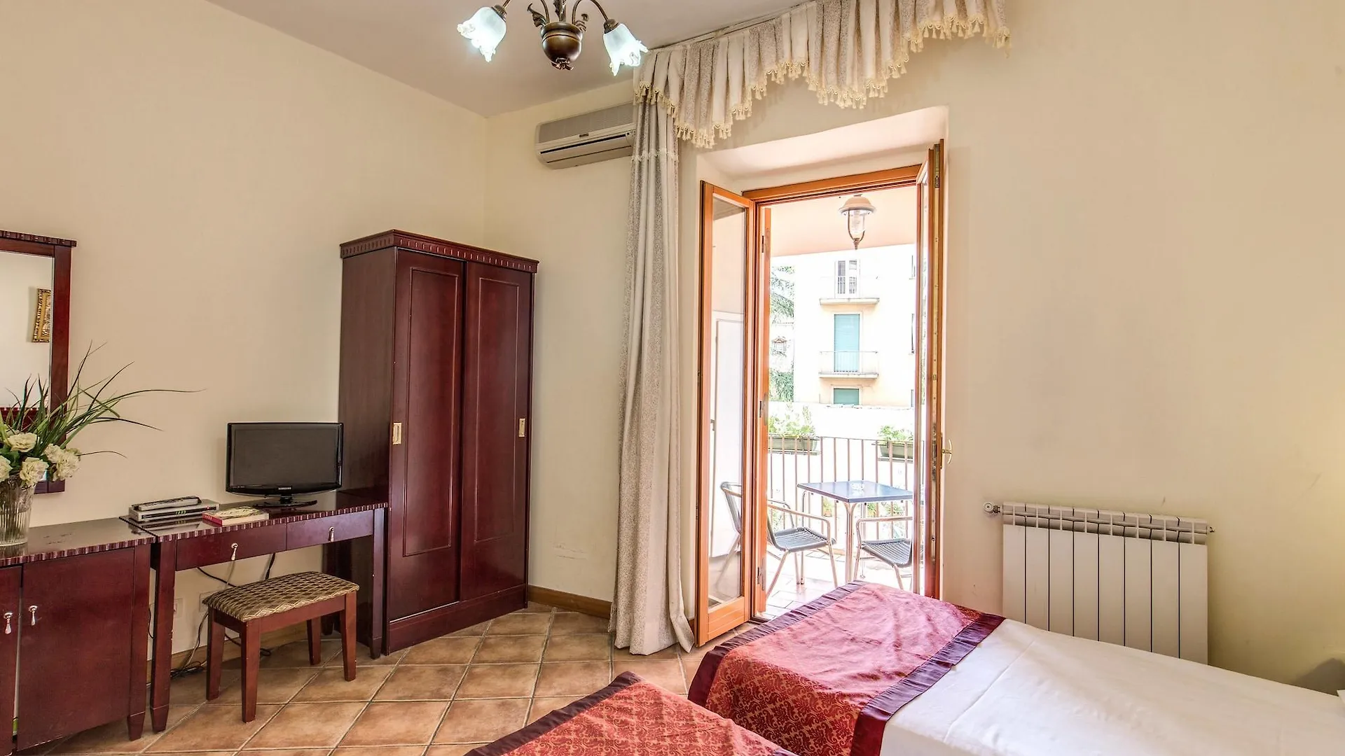 Гостевой дом Esquilino Harmony Guesthouse - Close To Colosseum Рим