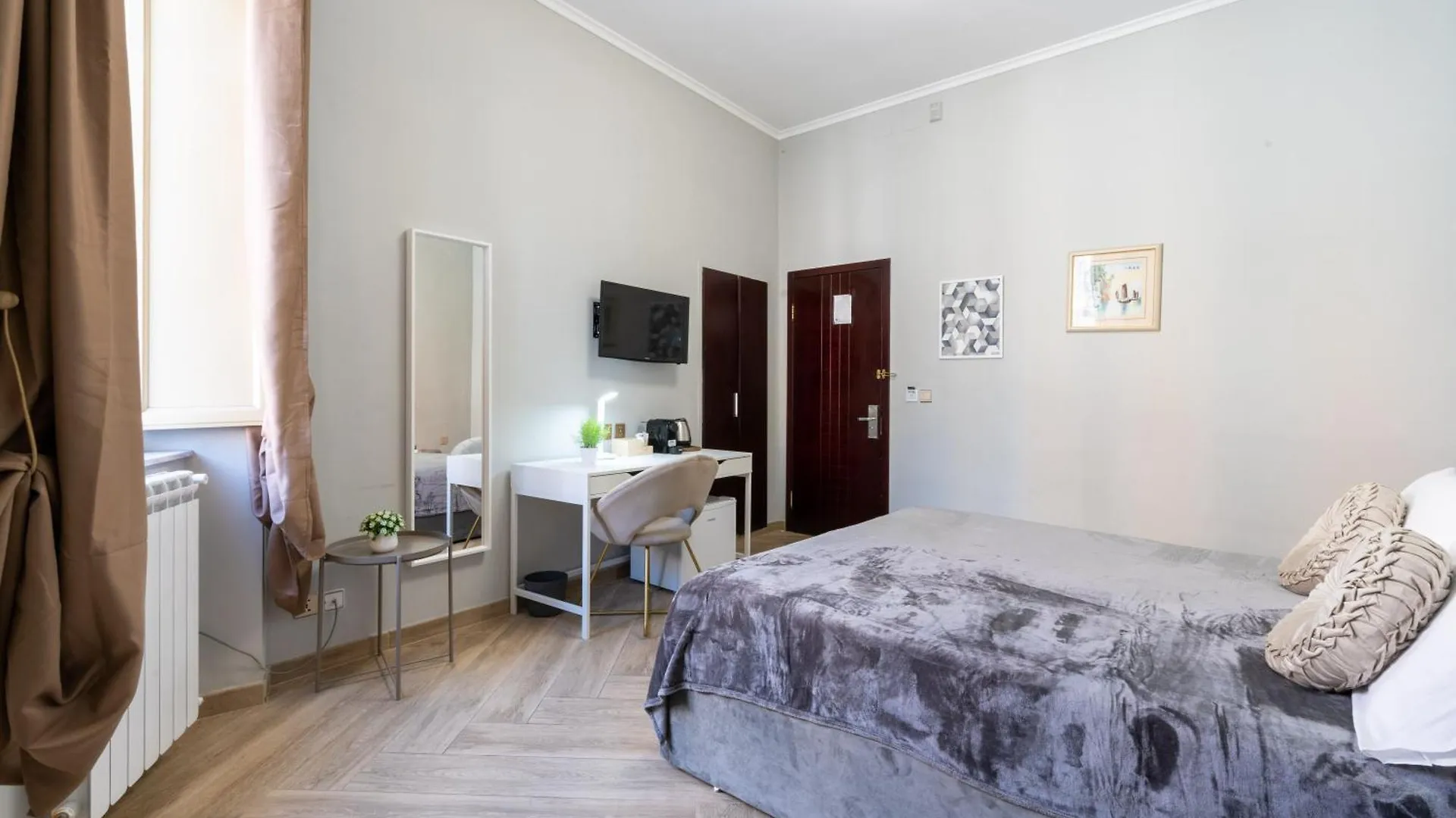 Гостевой дом Esquilino Harmony Guesthouse - Close To Colosseum Рим