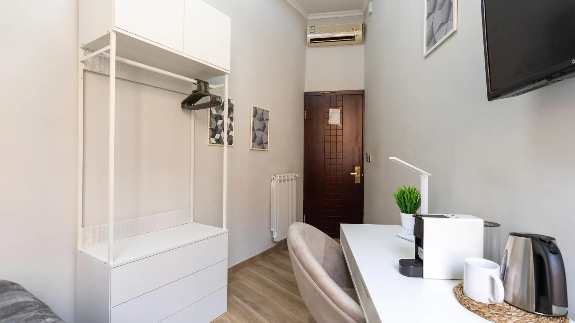 Esquilino Harmony Guesthouse - Close To Colosseum Рим Гостевой дом