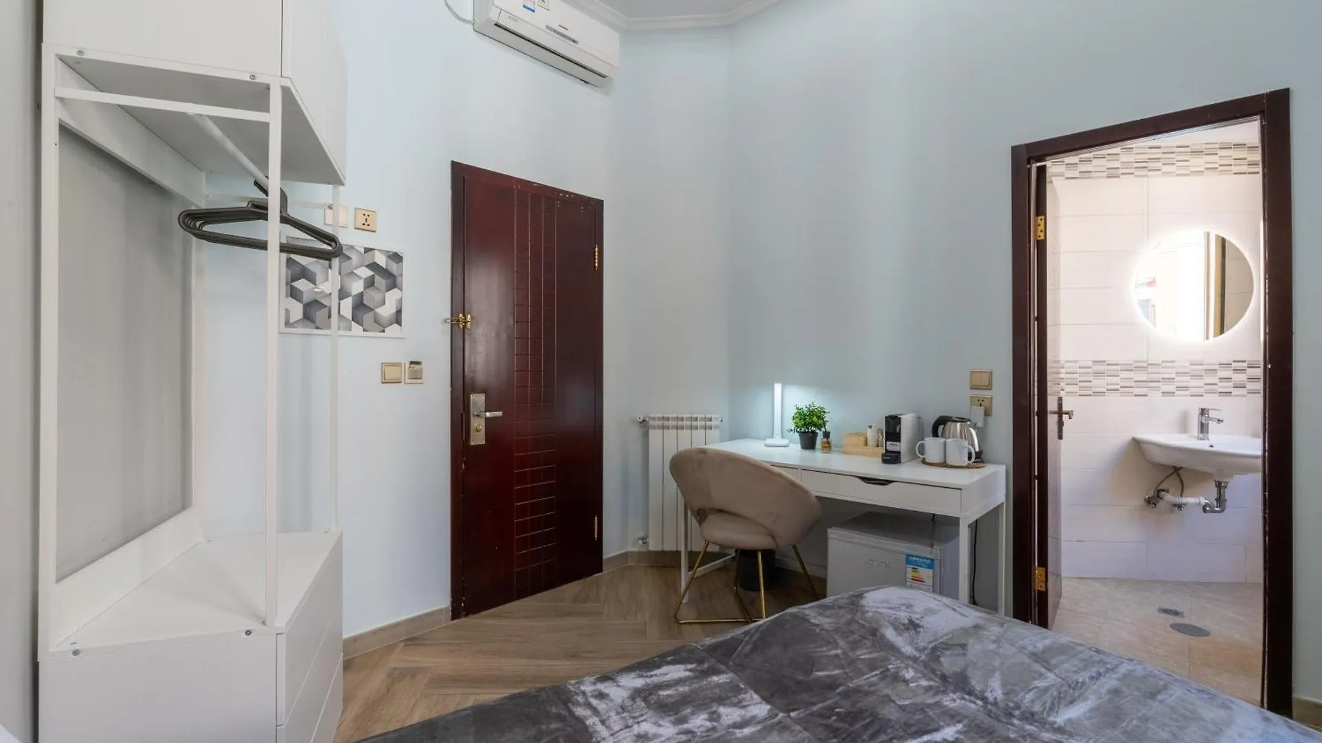 Esquilino Harmony Guesthouse - Close To Colosseum Рим Гостевой дом