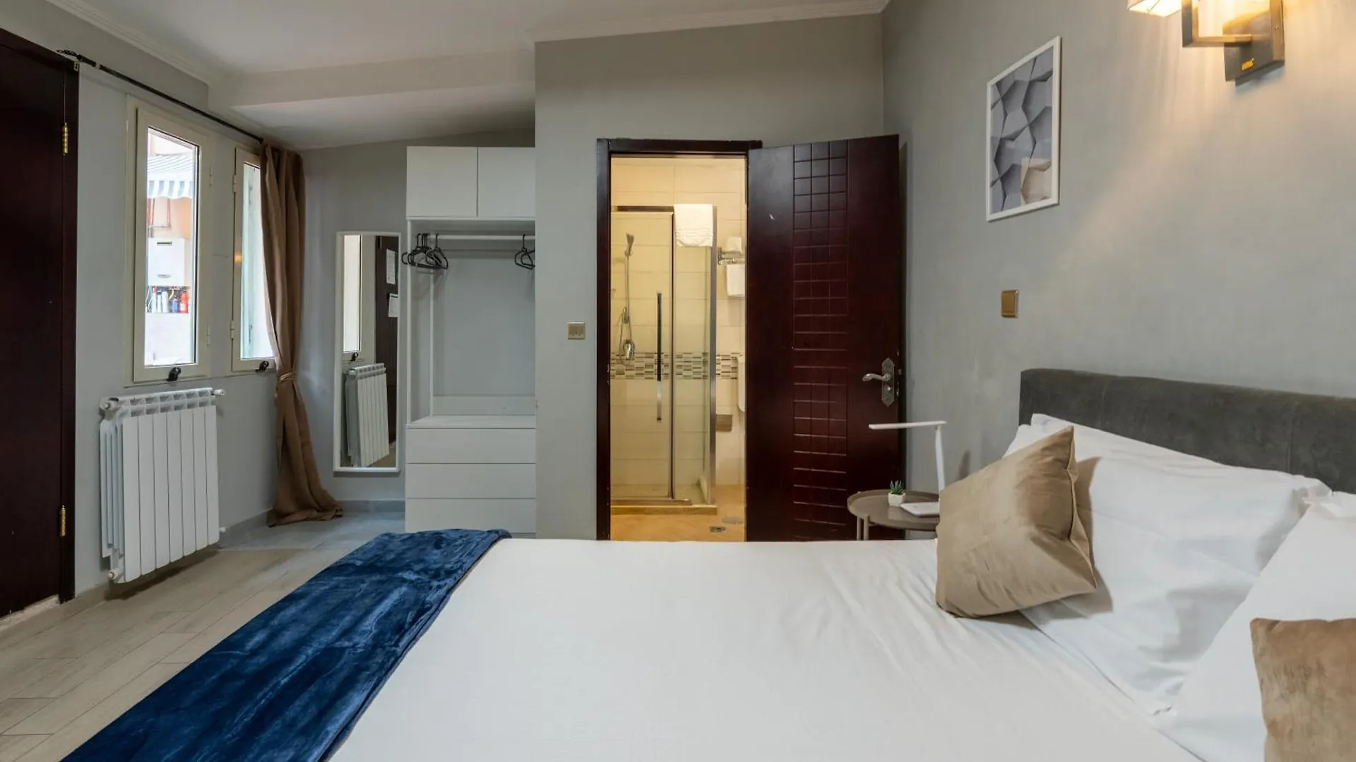 Portafortuna Guesthouse - Close To Colosseum Rome