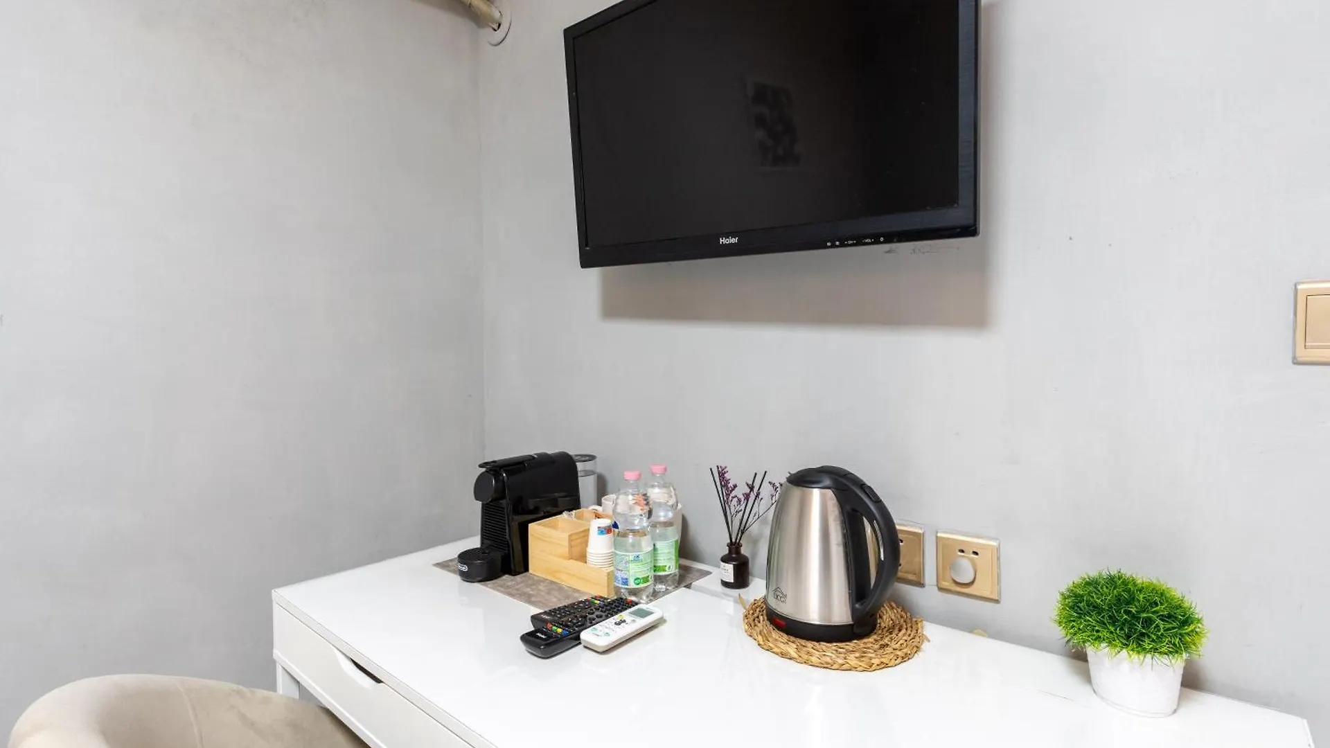 Portafortuna Guesthouse - Close To Colosseum Rome