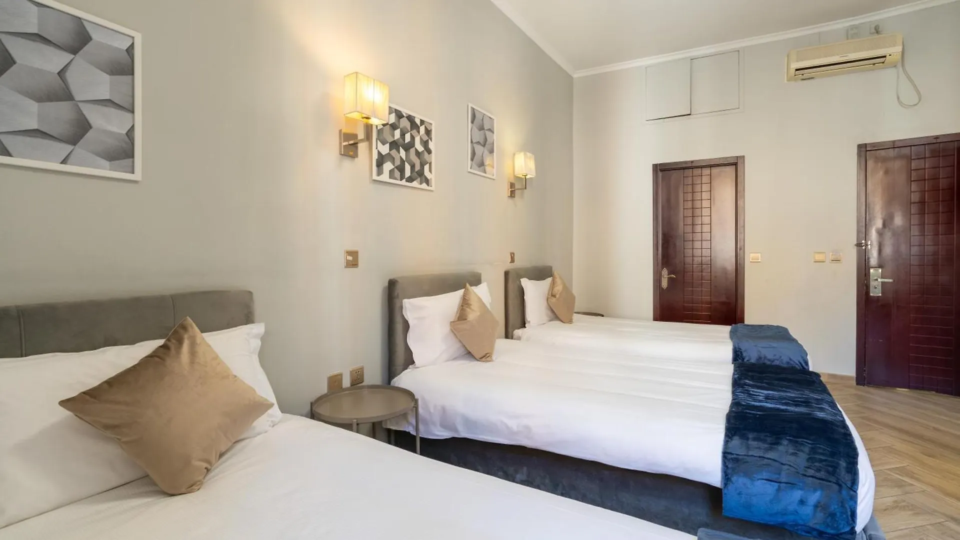 Portafortuna Guesthouse - Close To Colosseum Rome