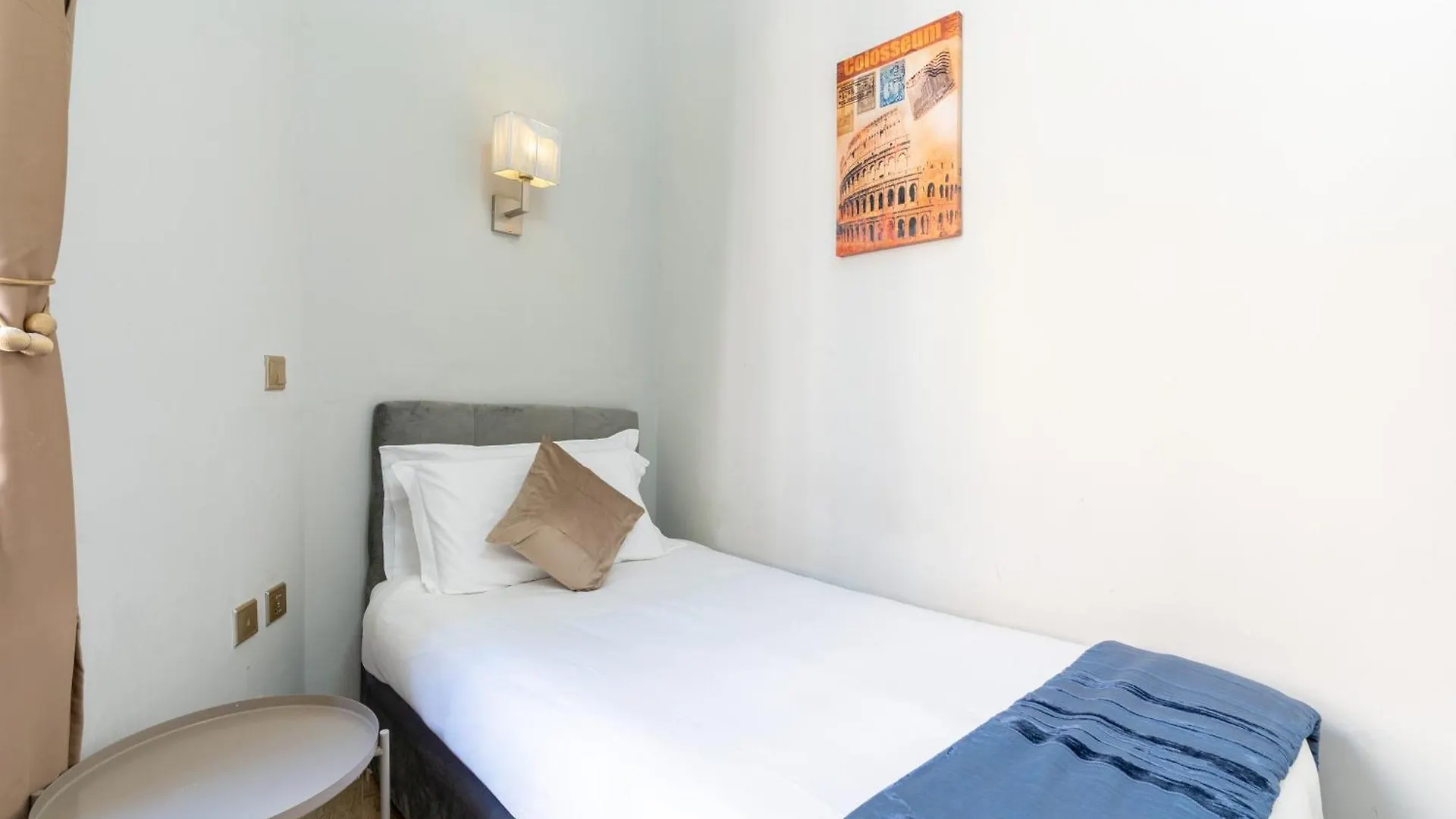 Portafortuna Guesthouse - Close To Colosseum Rome 2*,  Italy