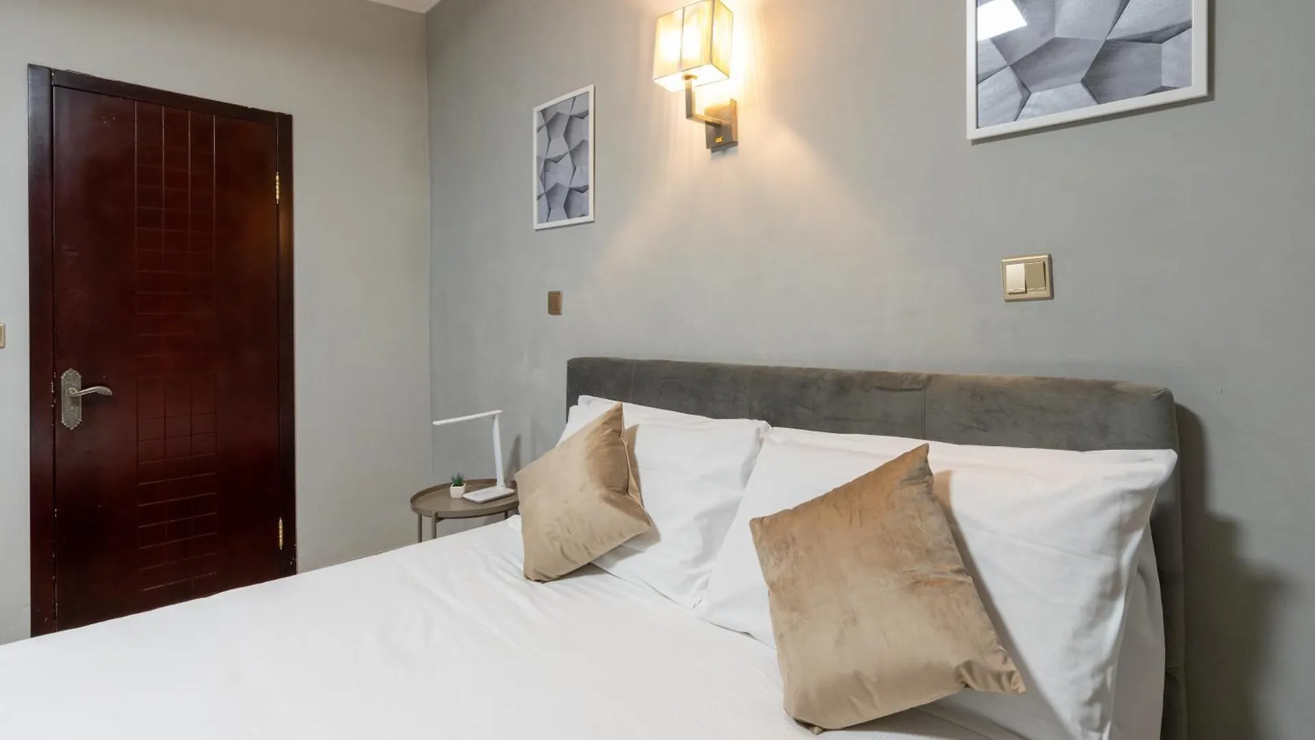Gasthof Portafortuna Guesthouse - Close To Colosseum Rom
