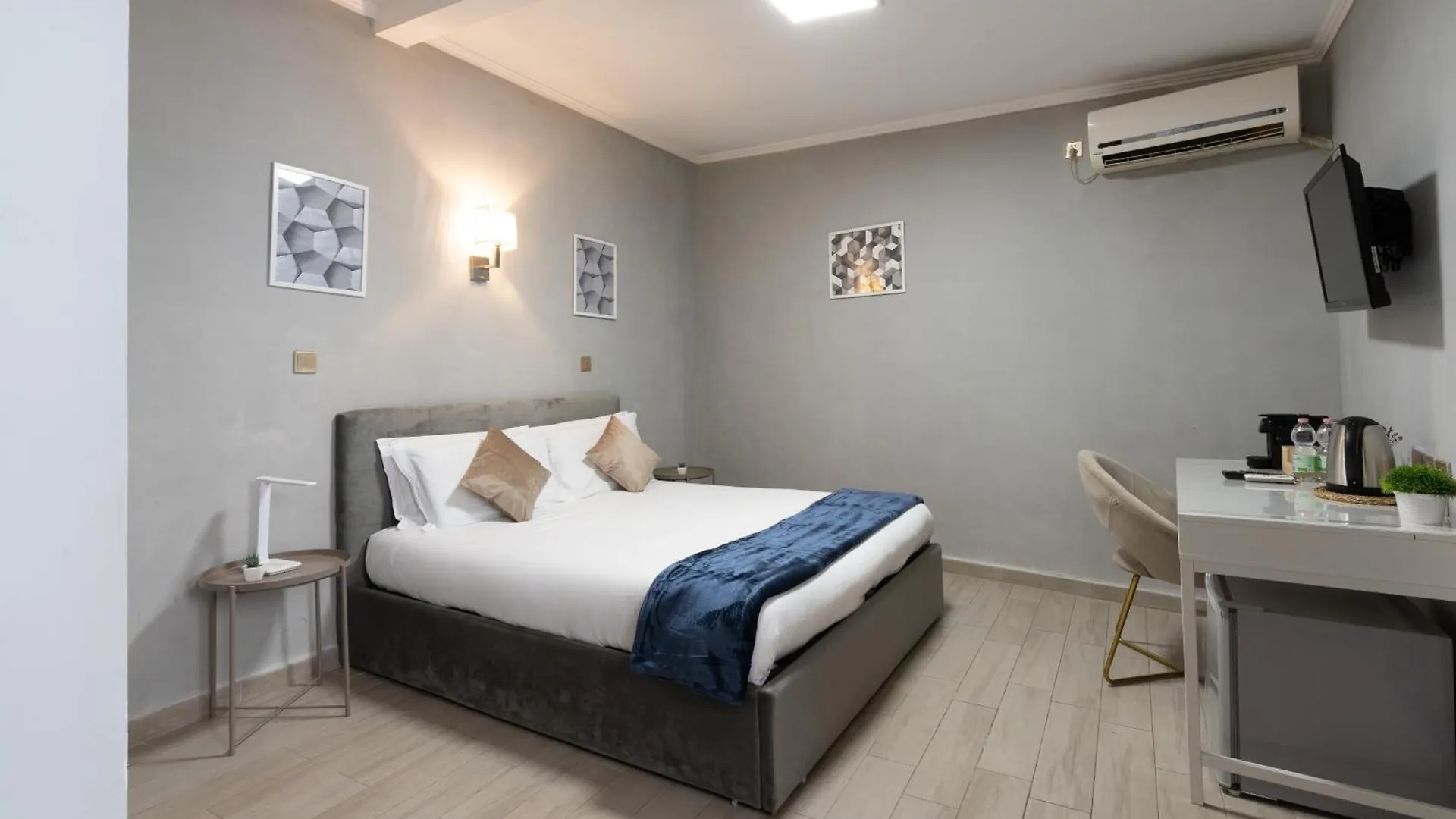 Portafortuna Guesthouse - Close To Colosseum Rom Italien