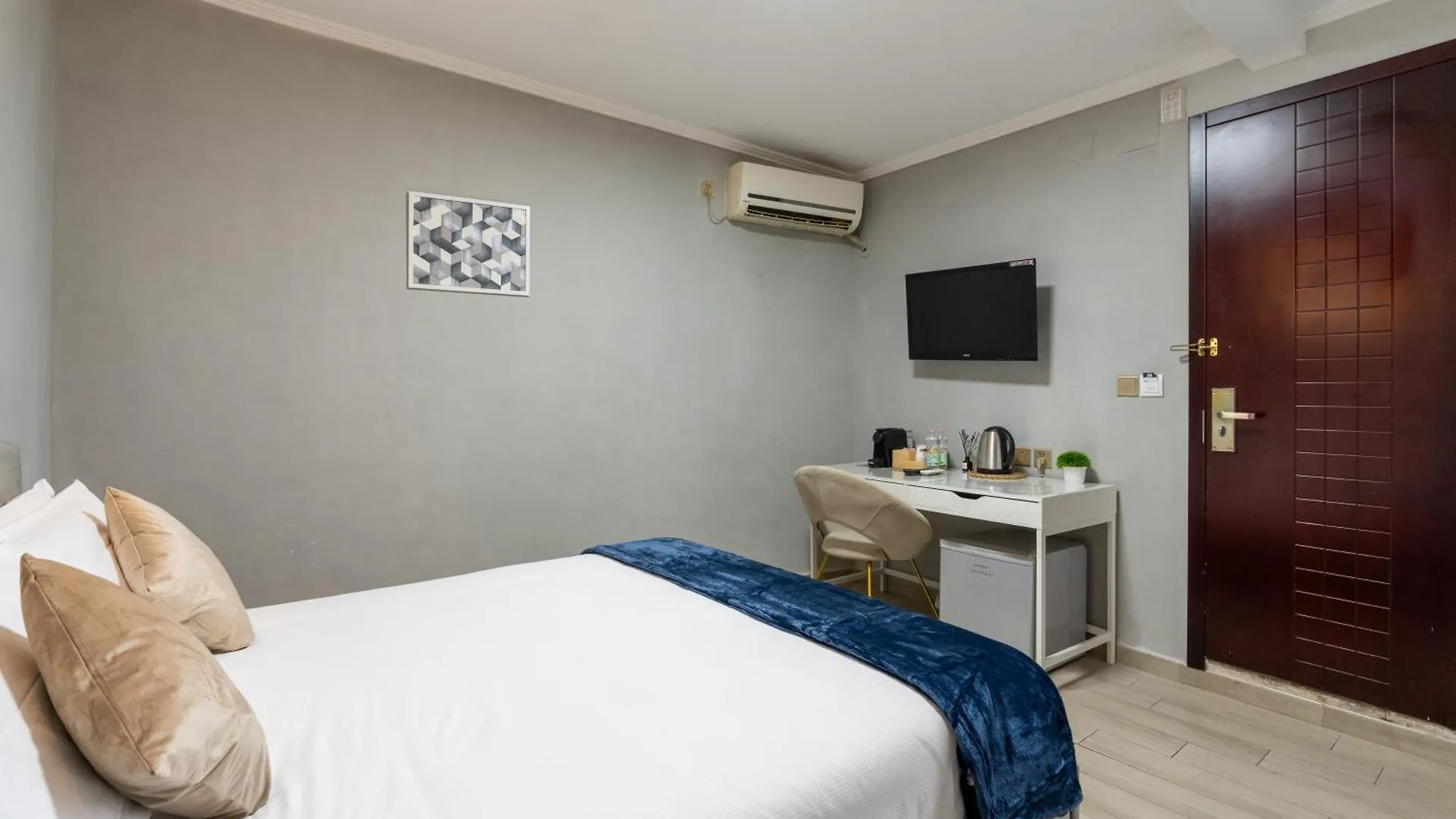 Gasthof Portafortuna Guesthouse - Close To Colosseum Rom
