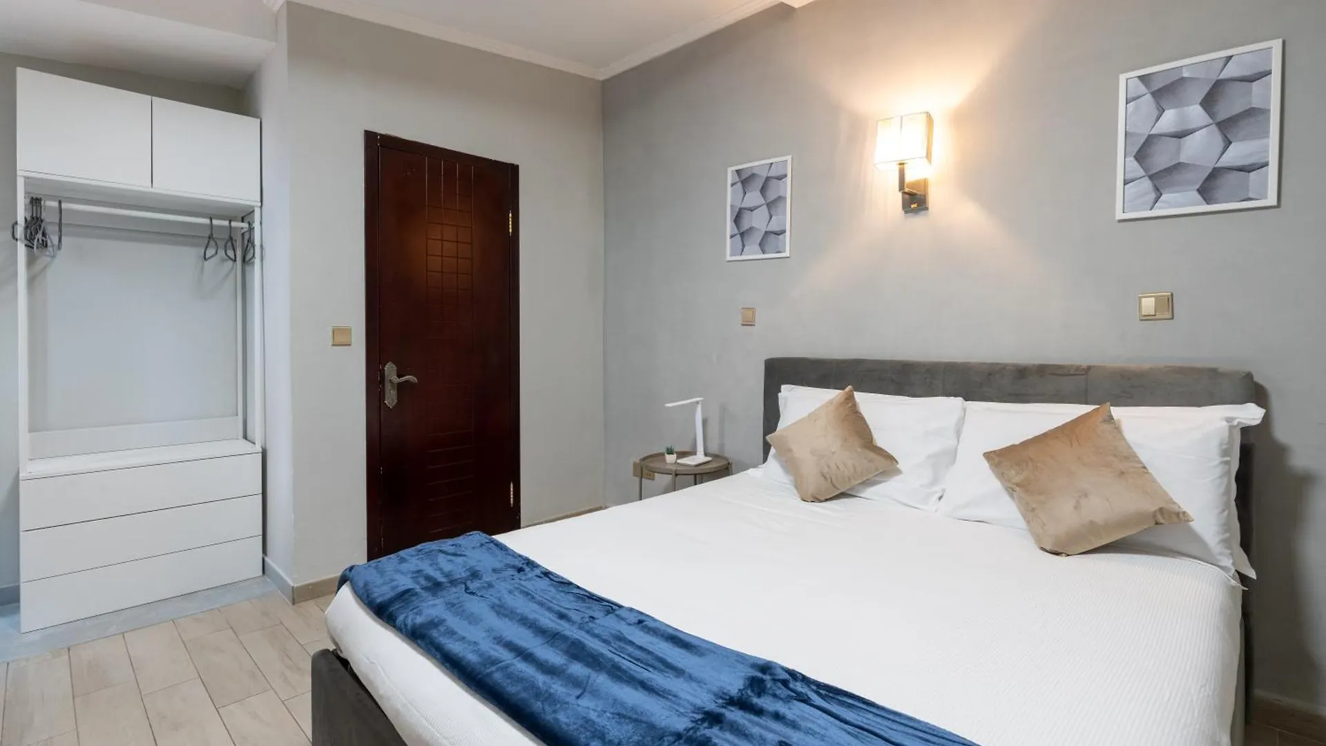 Portafortuna Guesthouse - Close To Colosseum Rome