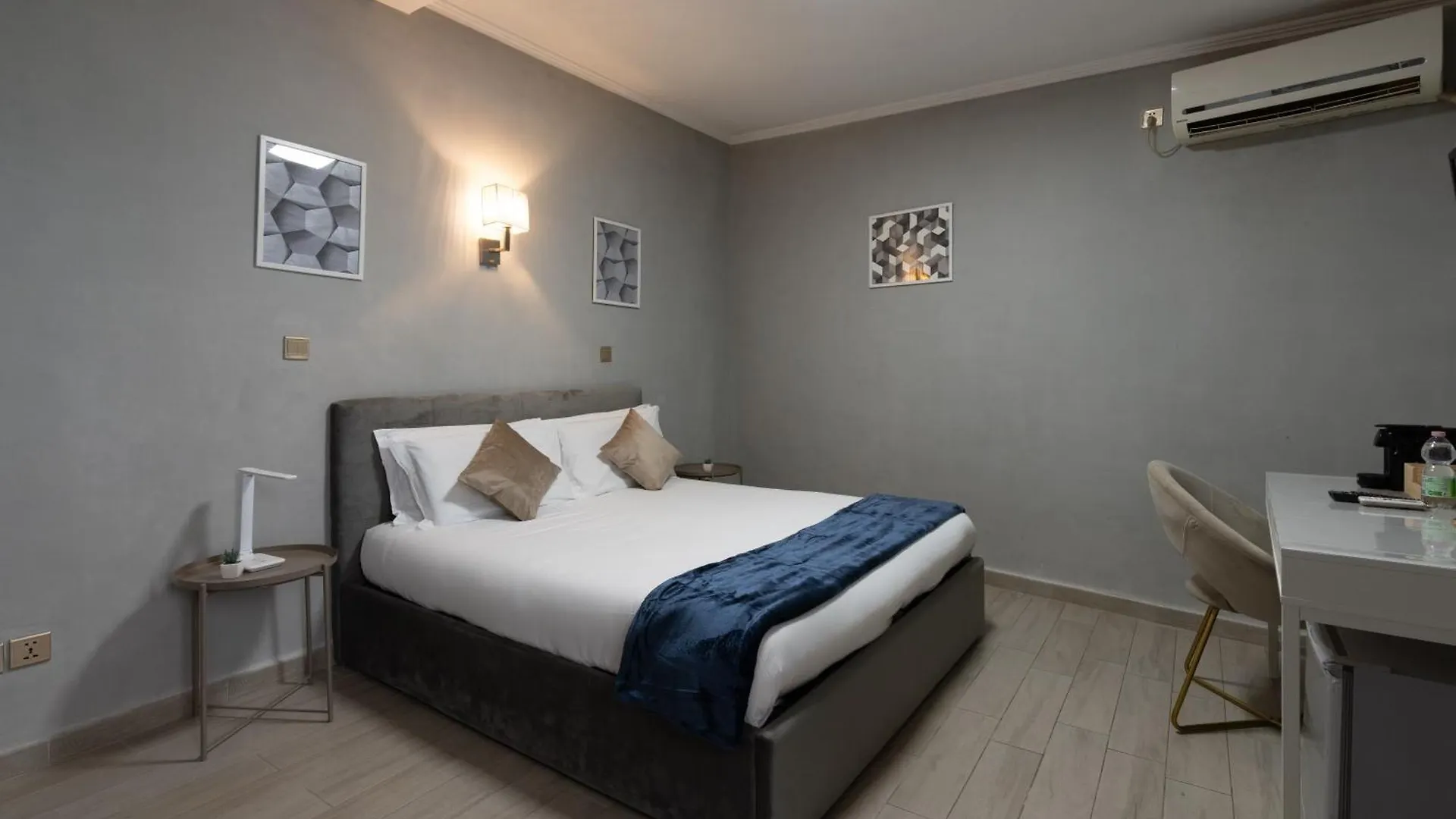 Portafortuna Guesthouse - Close To Colosseum Rom Gasthof