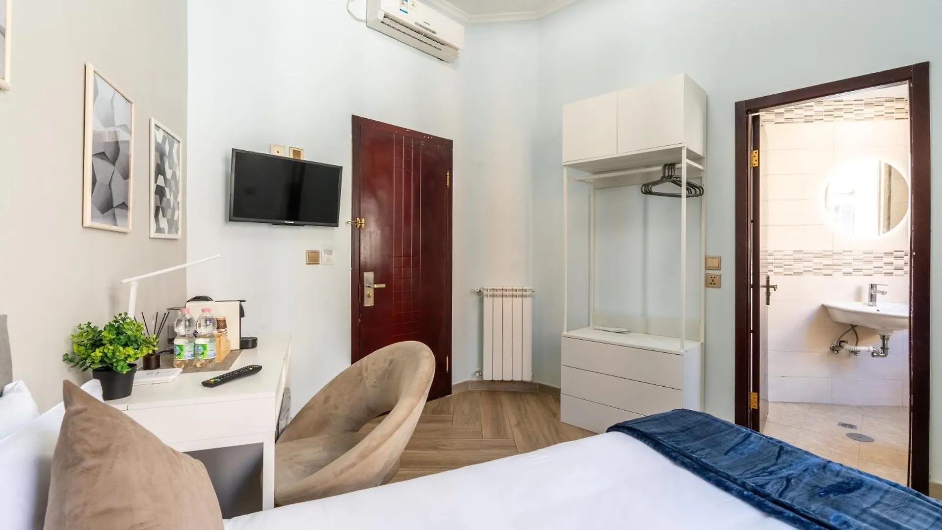 Gasthof Portafortuna Guesthouse - Close To Colosseum Rom