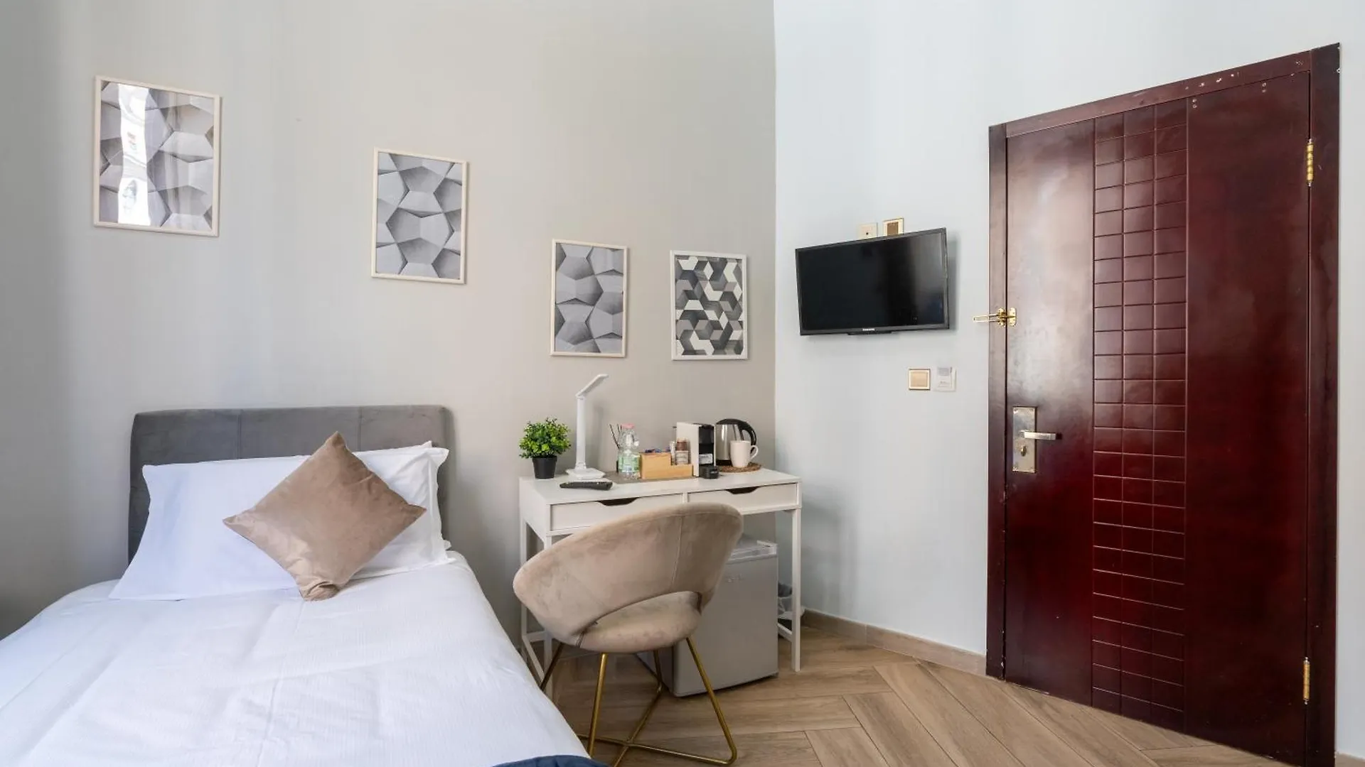 Portafortuna Guesthouse - Close To Colosseum Rom Gasthof