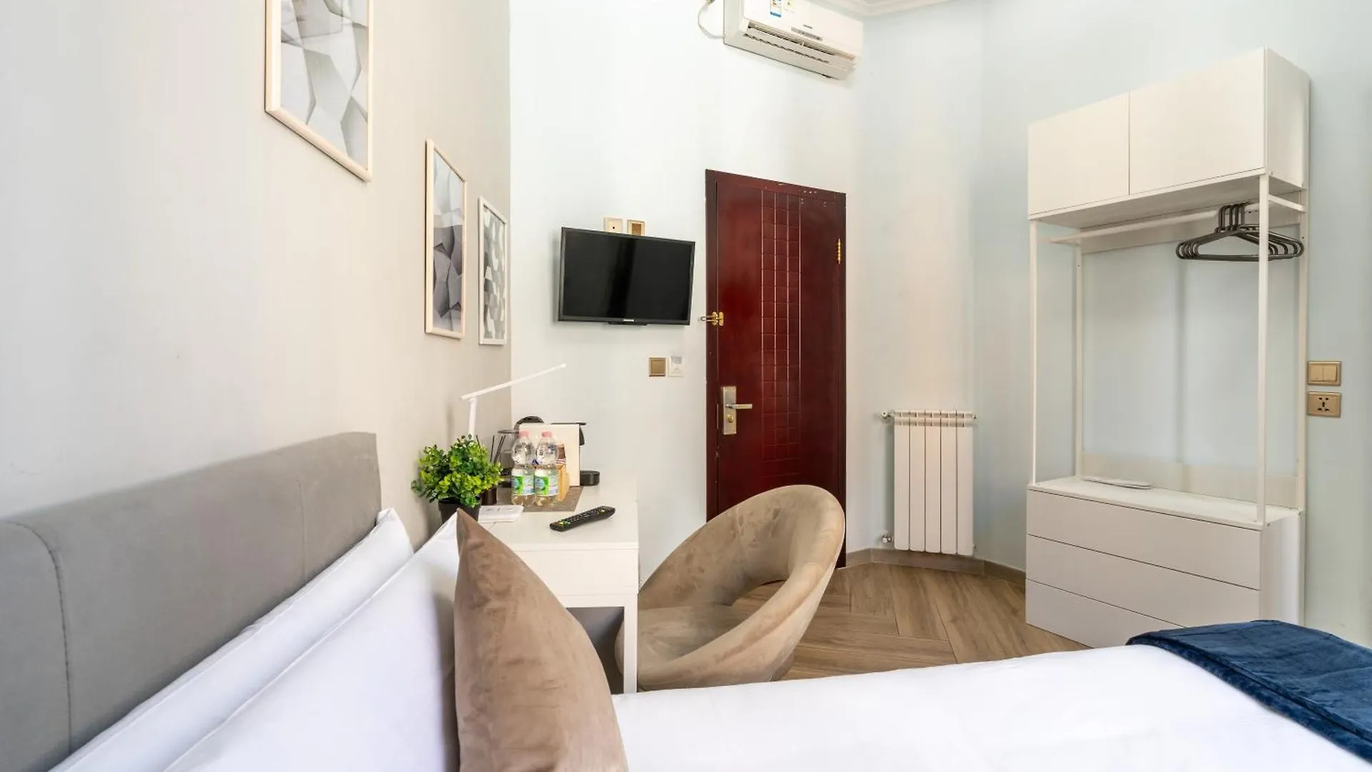 Portafortuna Guesthouse - Close To Colosseum Rom