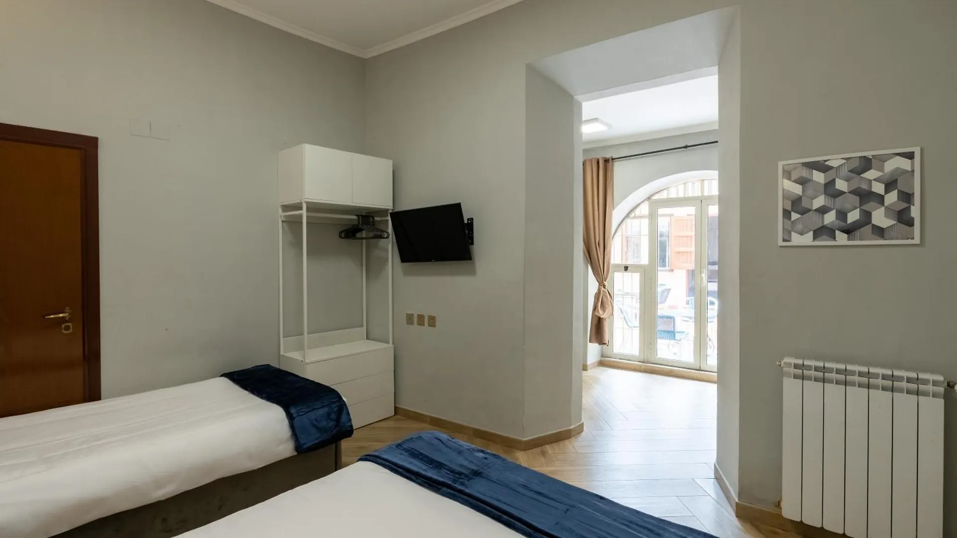 Portafortuna Guesthouse - Close To Colosseum Rome 2*,