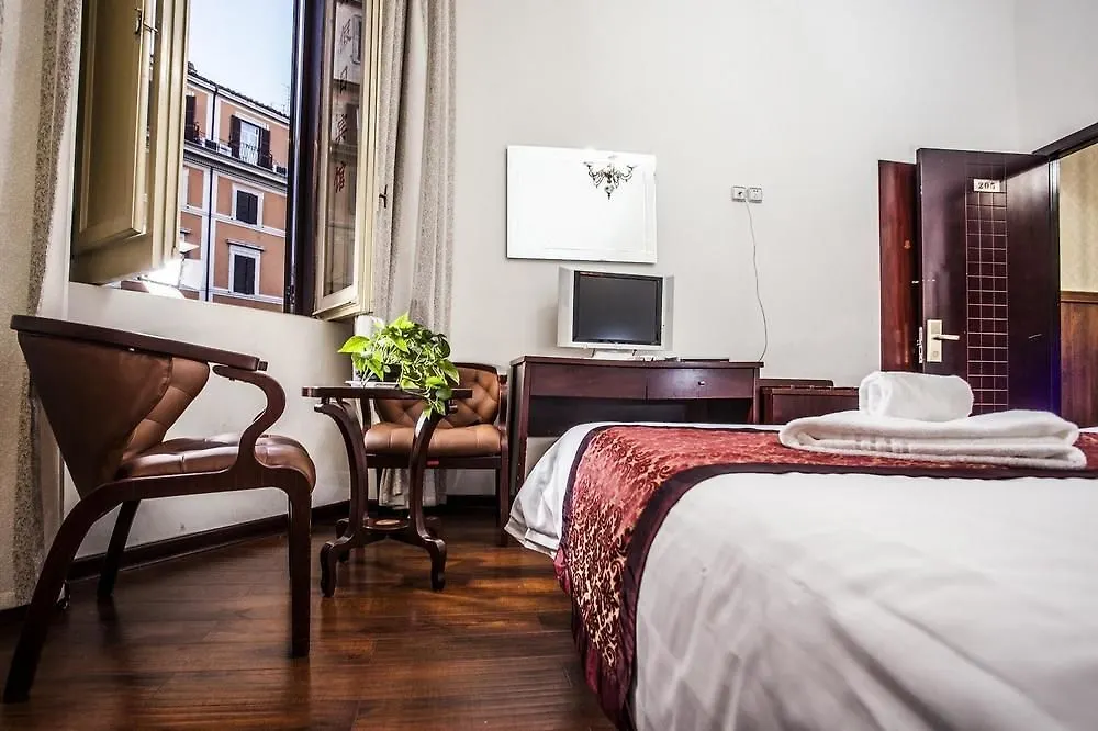 Portafortuna Guesthouse - Close To Colosseum Rome Italy
